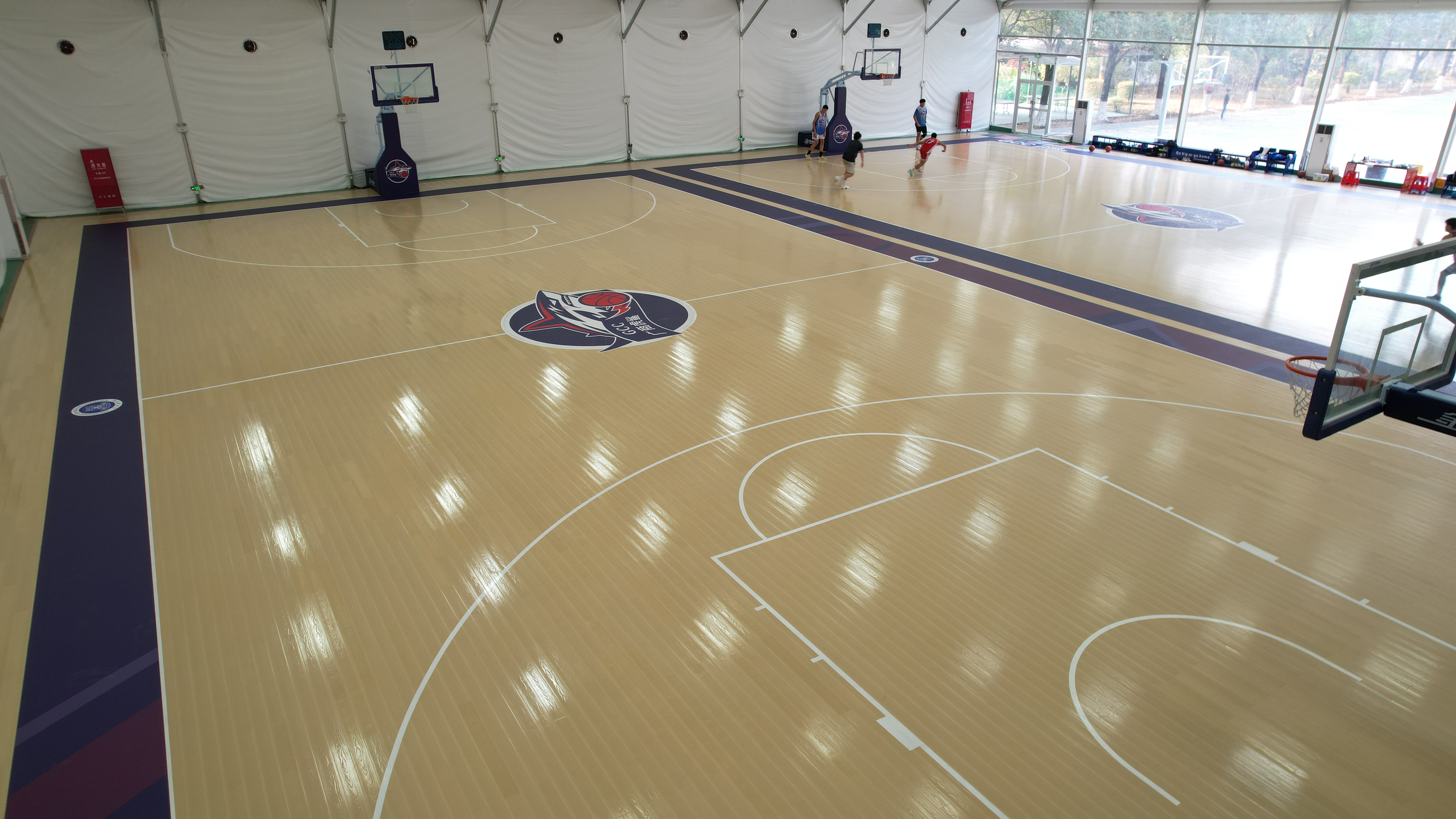 廣州商學院風雨球場